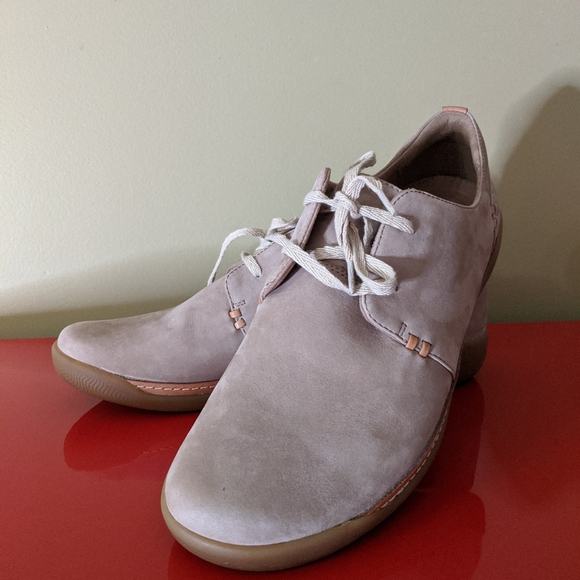 Clarks Ladies Shoes - Picture 2 of 8
